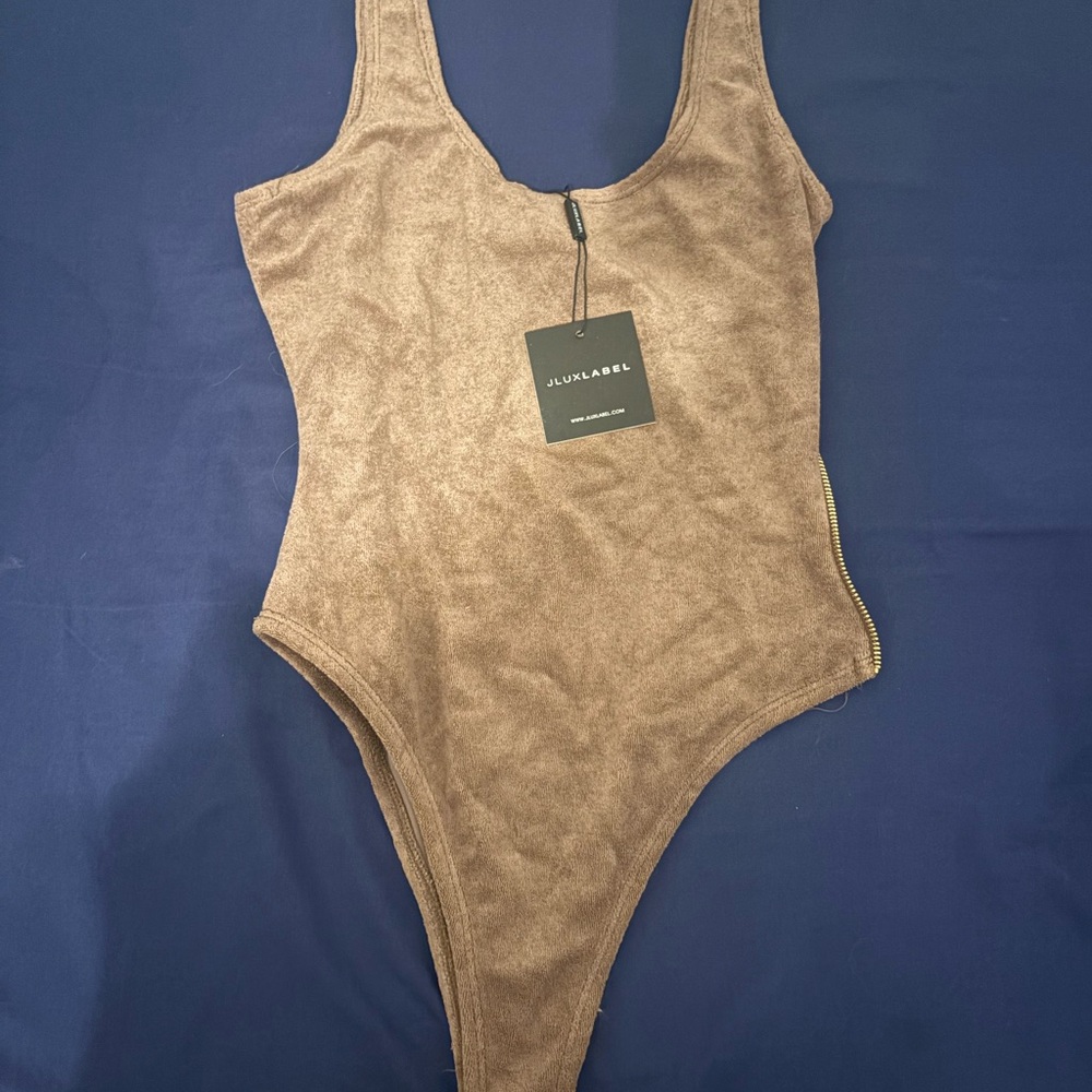 JLUXLABEL Tan and Blue Garment